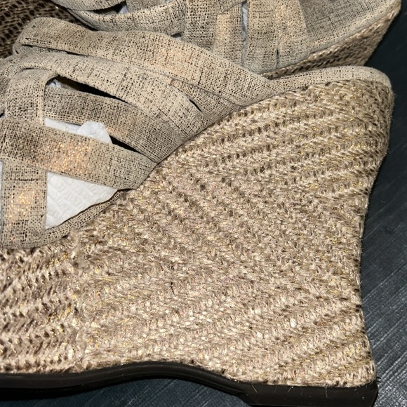 Donald Pliner Soft Gold Metallic Espadrille Mule Wedge Sandals- sz 9.5 - Picture 3 of 13